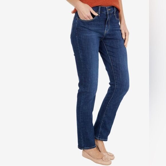 LEVI’S 6 Medium 28 x 30 Blue Wash Classic Straight Jeans - Picture 1 of 16